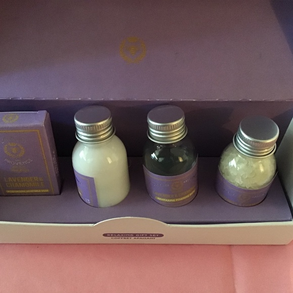 L'Atelier De Provence Lavender and Chamomile Set - Picture 1 of 3